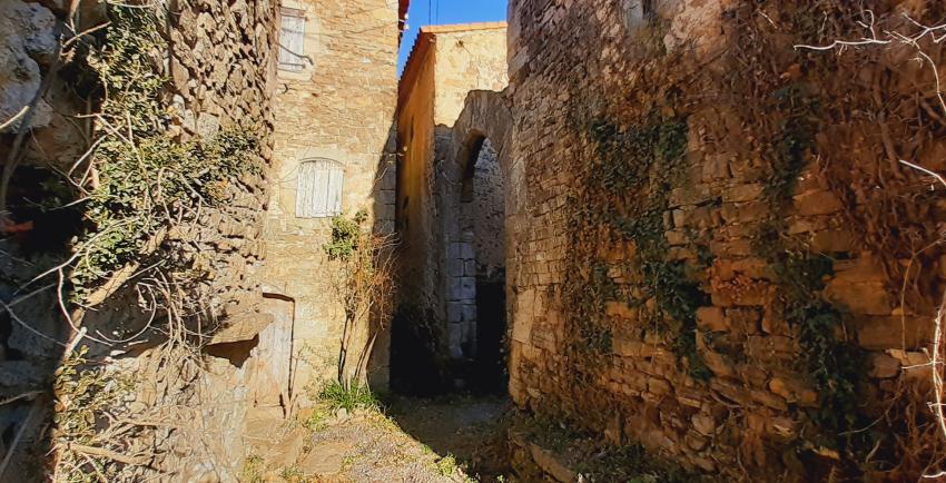 Prieuré Lale vers l'entrée